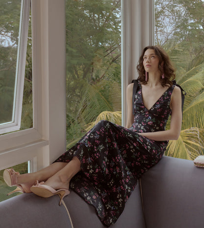 The Cassie Dress - Navy Scallop Bow Chintz